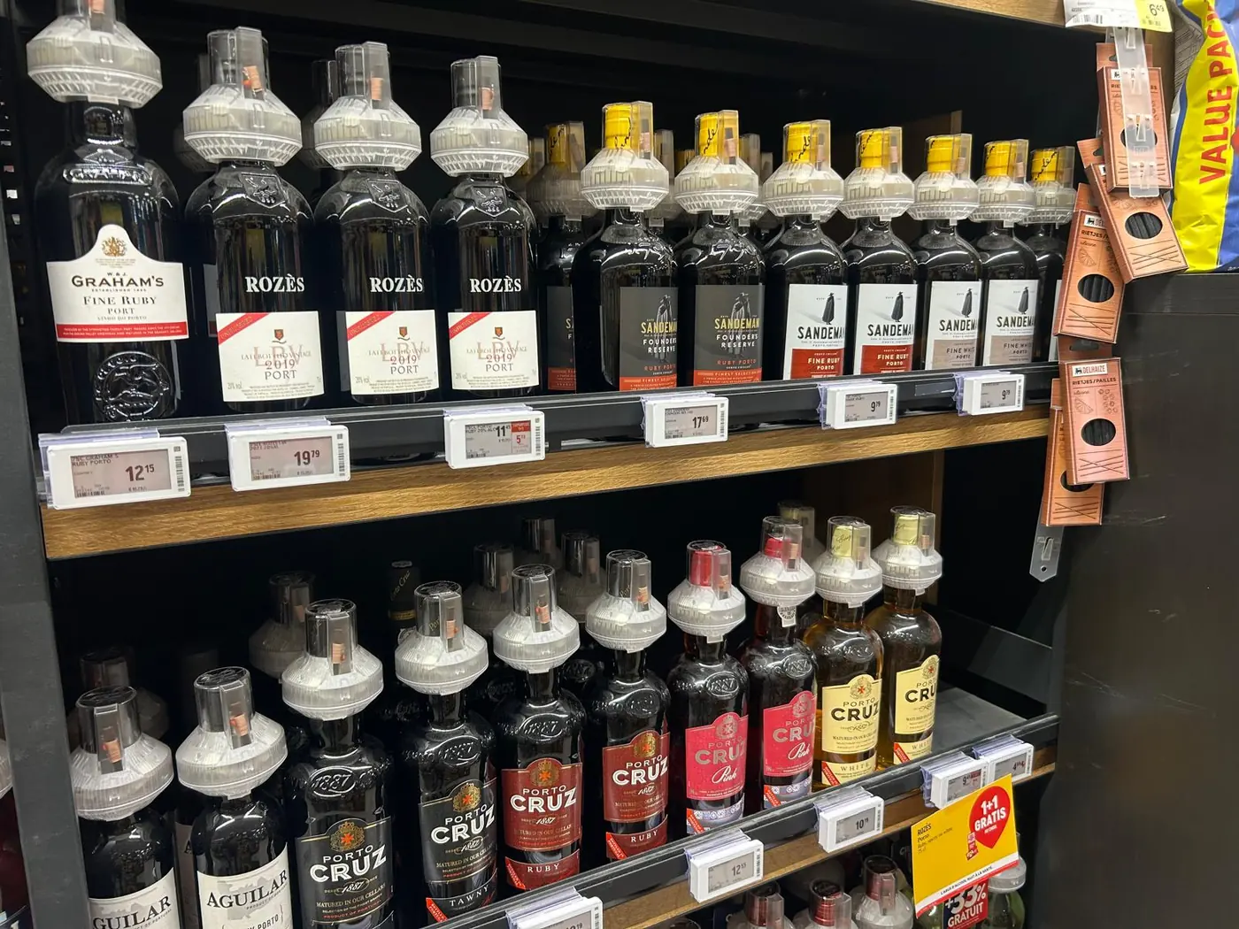 Port aisle (Graham’s, Rozès, Sandeman, Porto Cruz) fully fitted with Lockaps